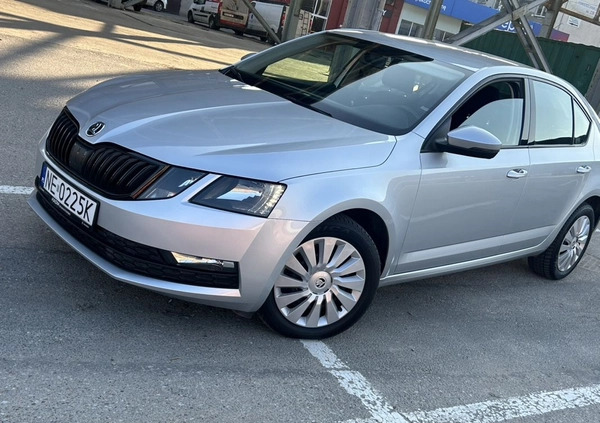 Skoda Octavia cena 41300 przebieg: 203000, rok produkcji 2018 z Elbląg małe 191